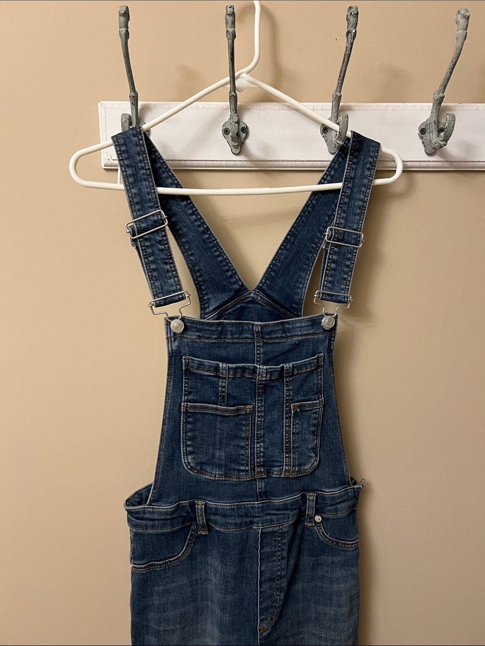 Free People Lexden Denim Bib Overalls size 27R 61855-16525125 - Picture 3 of 11